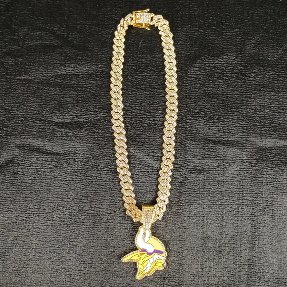 NFL Minnesota Vikings 20inch Necklace Pendant Cuban Chain Link Football Jewelry - Picture 3 of 6